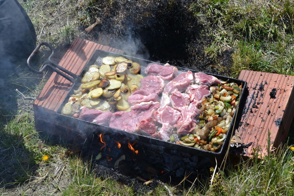 Camping Y Hostal El Ovejero El Calafate Esterno foto