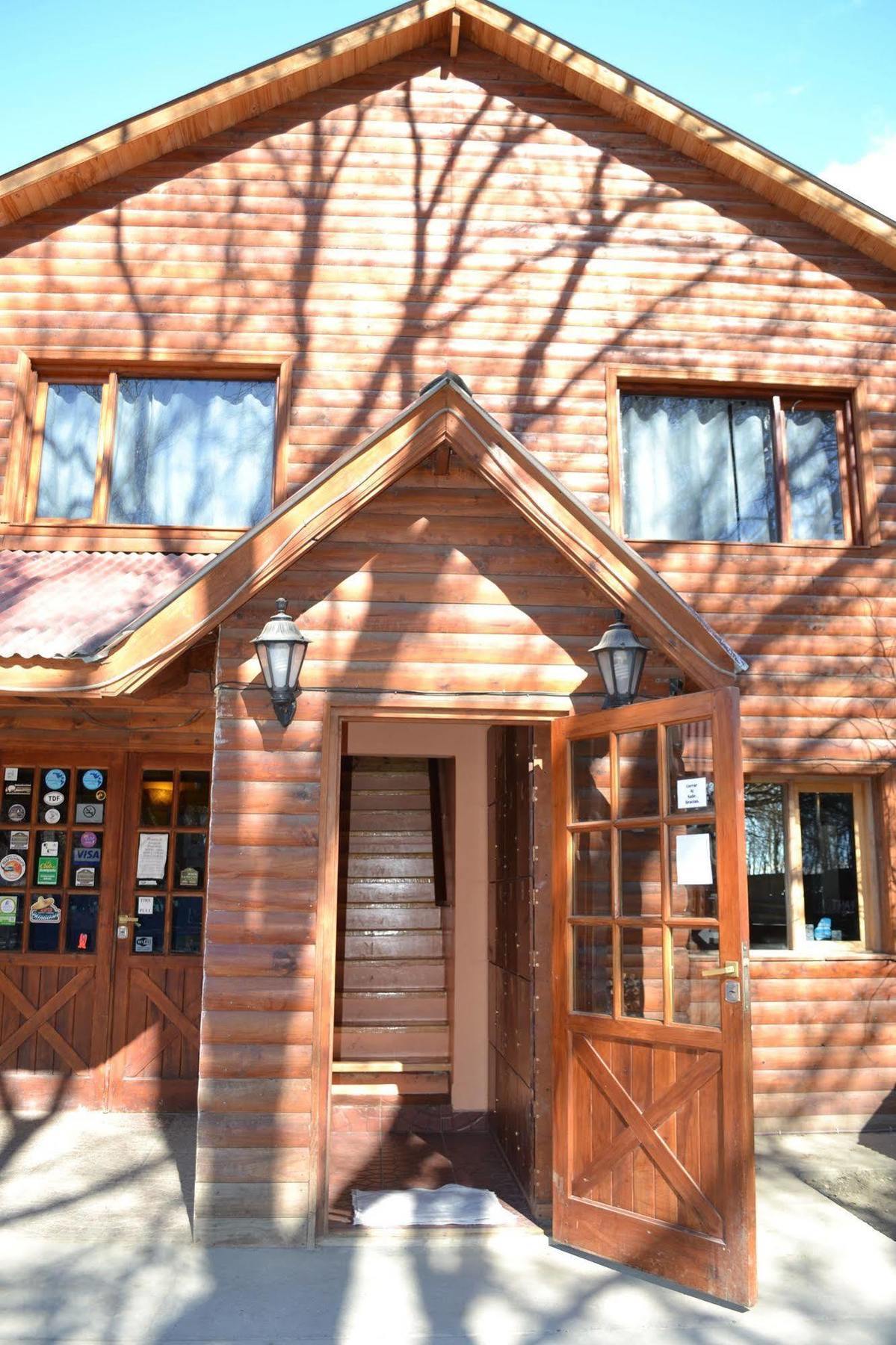 Camping Y Hostal El Ovejero El Calafate Esterno foto