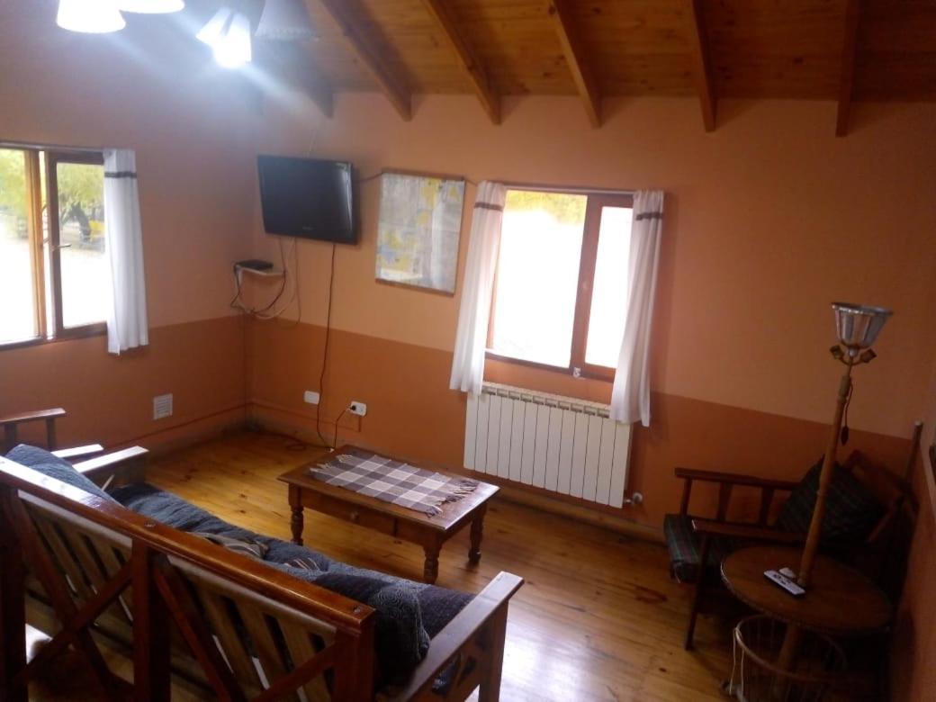 Camping Y Hostal El Ovejero El Calafate Esterno foto