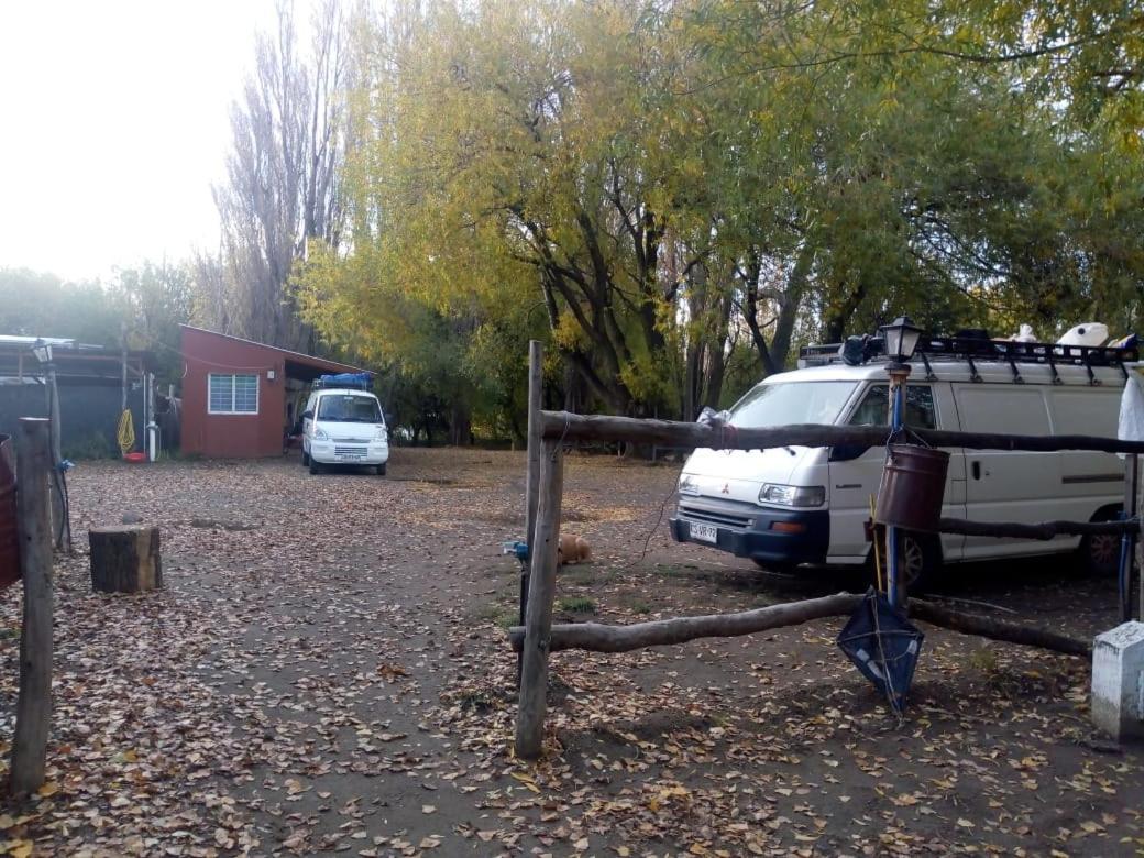Camping Y Hostal El Ovejero El Calafate Esterno foto