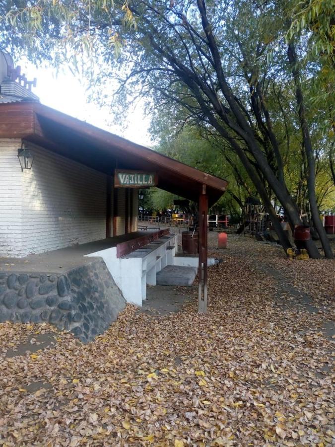 Camping Y Hostal El Ovejero El Calafate Esterno foto